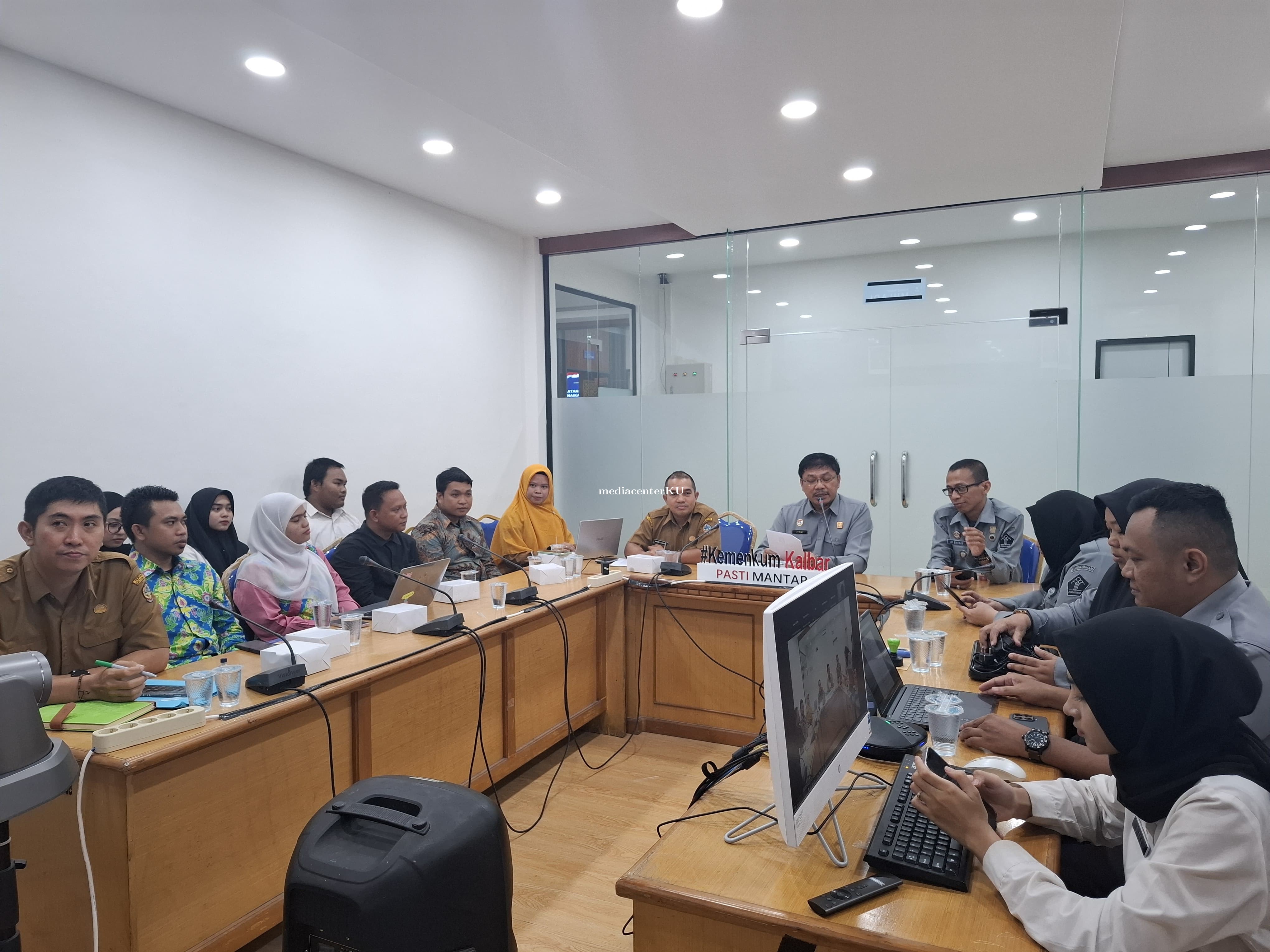 Kadis SP3APMD KKU Hadari Penguatan  Konsepsi Raperda Penyelenggara Kabupaten Layak Anak di Kemenkum Kalbar