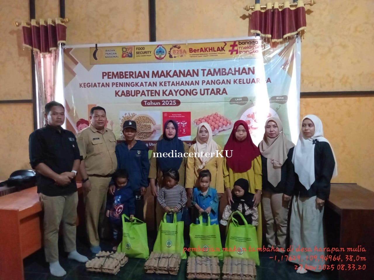 Pemkab Kayong Utara Salurkan PMT untuk 42 Balita Terindikasi Stunting di Desa Harapan Mulia