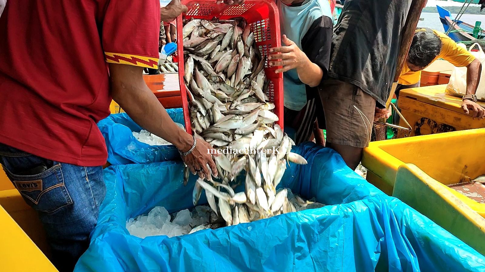 Perizinan Lancar dan Program Nelayan Berjalan, ...