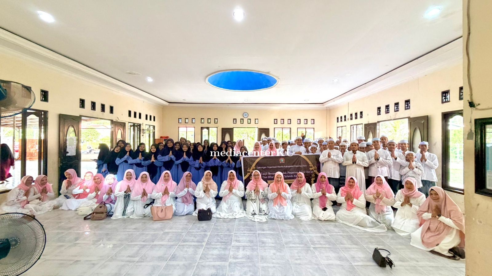 GOW berbagi takjil di Ponpes Baitul Qur’an Sukadana