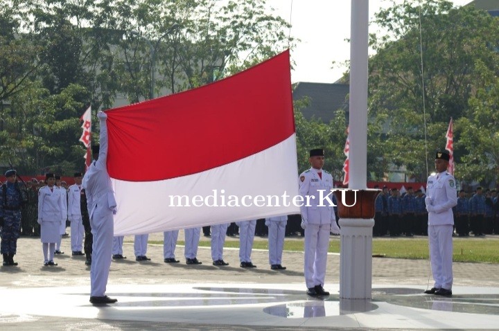Perwakilan Kayong Utara, Aramadhani dari SMA 3 Simpang Hilir, Terpilih Sebagai Pembentang Bendera di Pasukan 8 Provinsi Kalbar