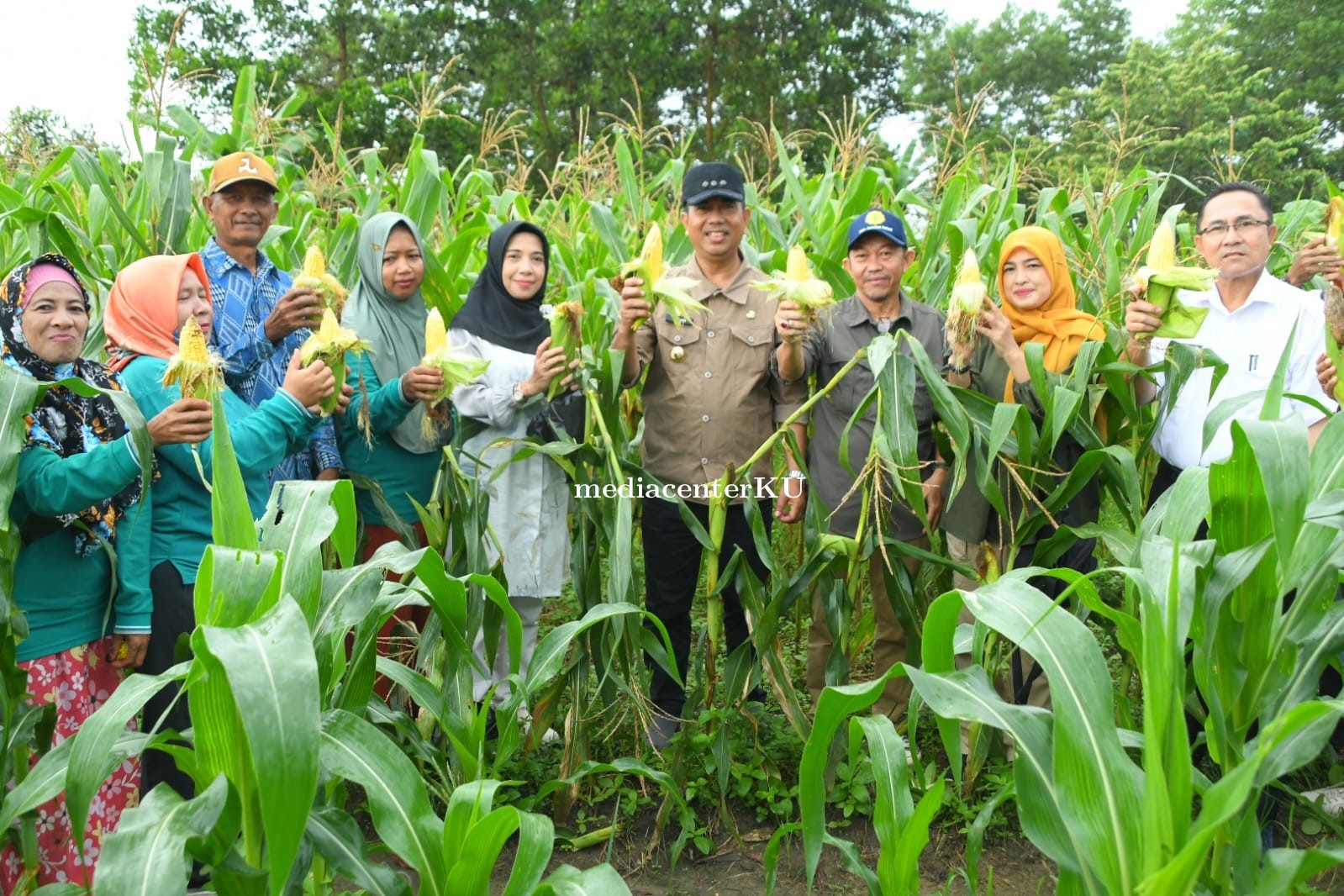 Dorong Pengembangan Sektor Pertanian dan Peternakan di Desa Riam Berasap